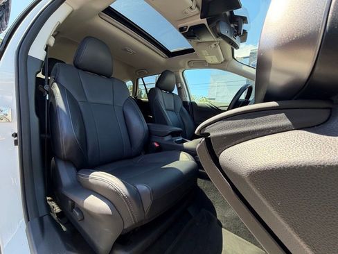 Used 2023 Subaru Outback Limited AWD/4WD image 9