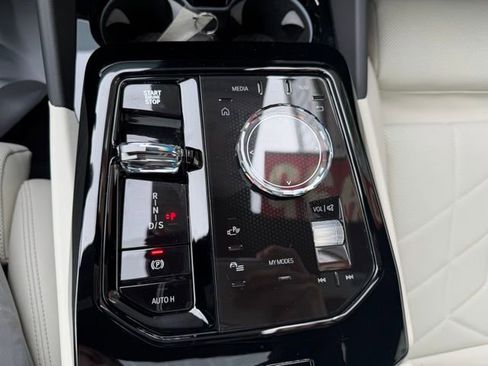 Used 2026 BMW 530i xDrive w/ Executive Package image 14