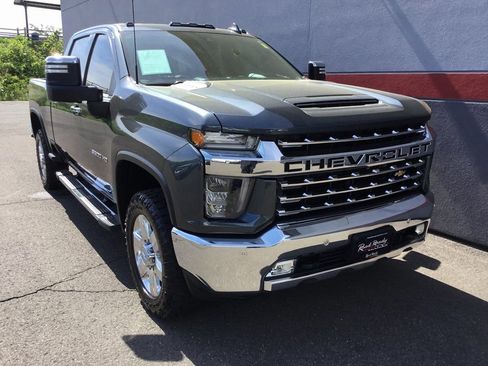 Used 2020 Chevrolet Silverado 3500 LTZ w/ LTZ Premium Package image 2