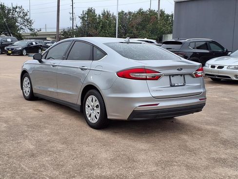Used 2020 Ford Fusion S image 3