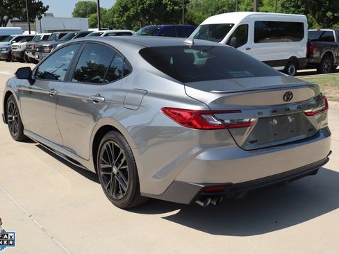 Used 2026 Toyota Camry SE w/ Convenience Package FWD image 6