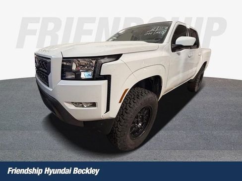 Used 2022 Nissan Frontier SV AWD/4WD image 1