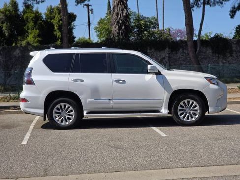Used 2018 Lexus GX 460 Premium w/ Premium Package AWD/4WD image 4