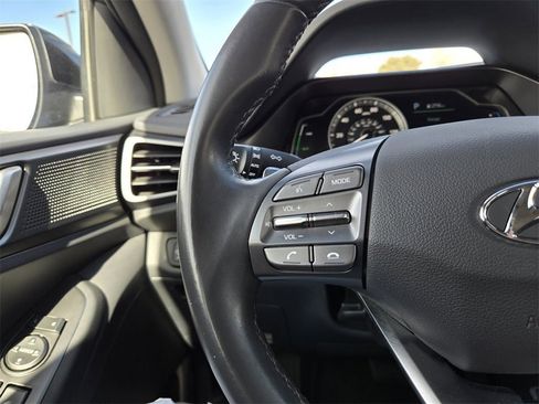 Used 2022 Hyundai Ioniq SE image 16