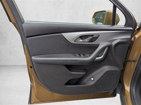Used 2019 Chevrolet Blazer LT FWD image 21
