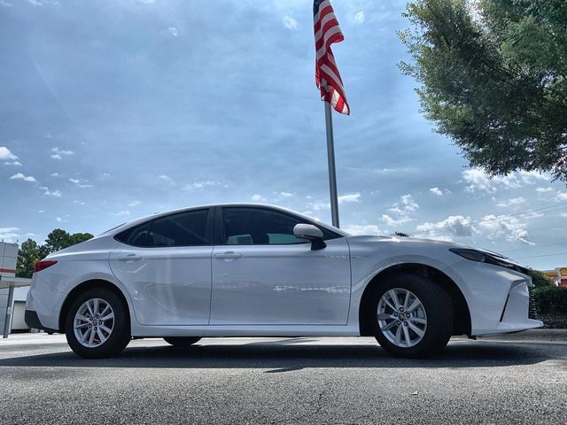Used 2025 Toyota Camry LE FWD image 9