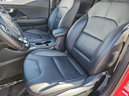 Used 2022 Kia Niro EX Premium image 14
