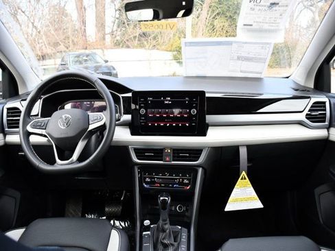 New 2026 Volkswagen Taos SEL image 20