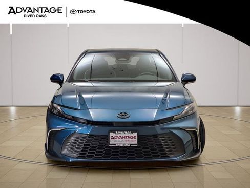 Certified 2025 Toyota Camry SE image 3