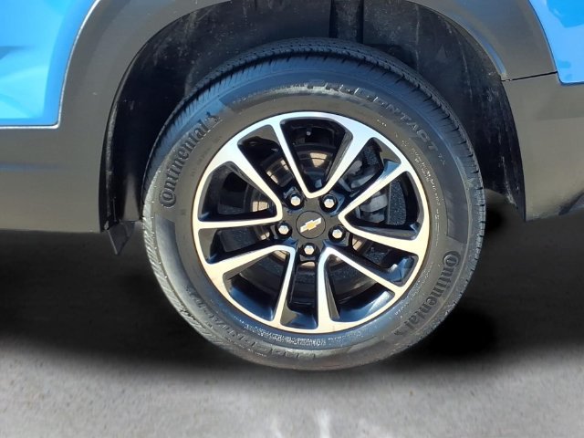 Used 2024 Chevrolet TrailBlazer LT w/ Convenience Package AWD/4WD image 8