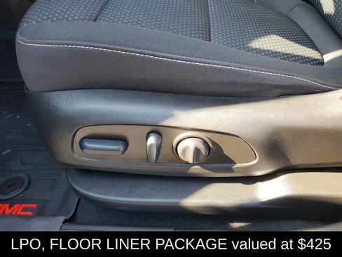 Used 2023 GMC Acadia SLE w/ Driver Convenience Package image 7