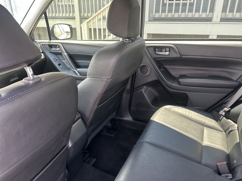 Used 2017 Subaru Forester 2.5i Touring AWD/4WD image 41