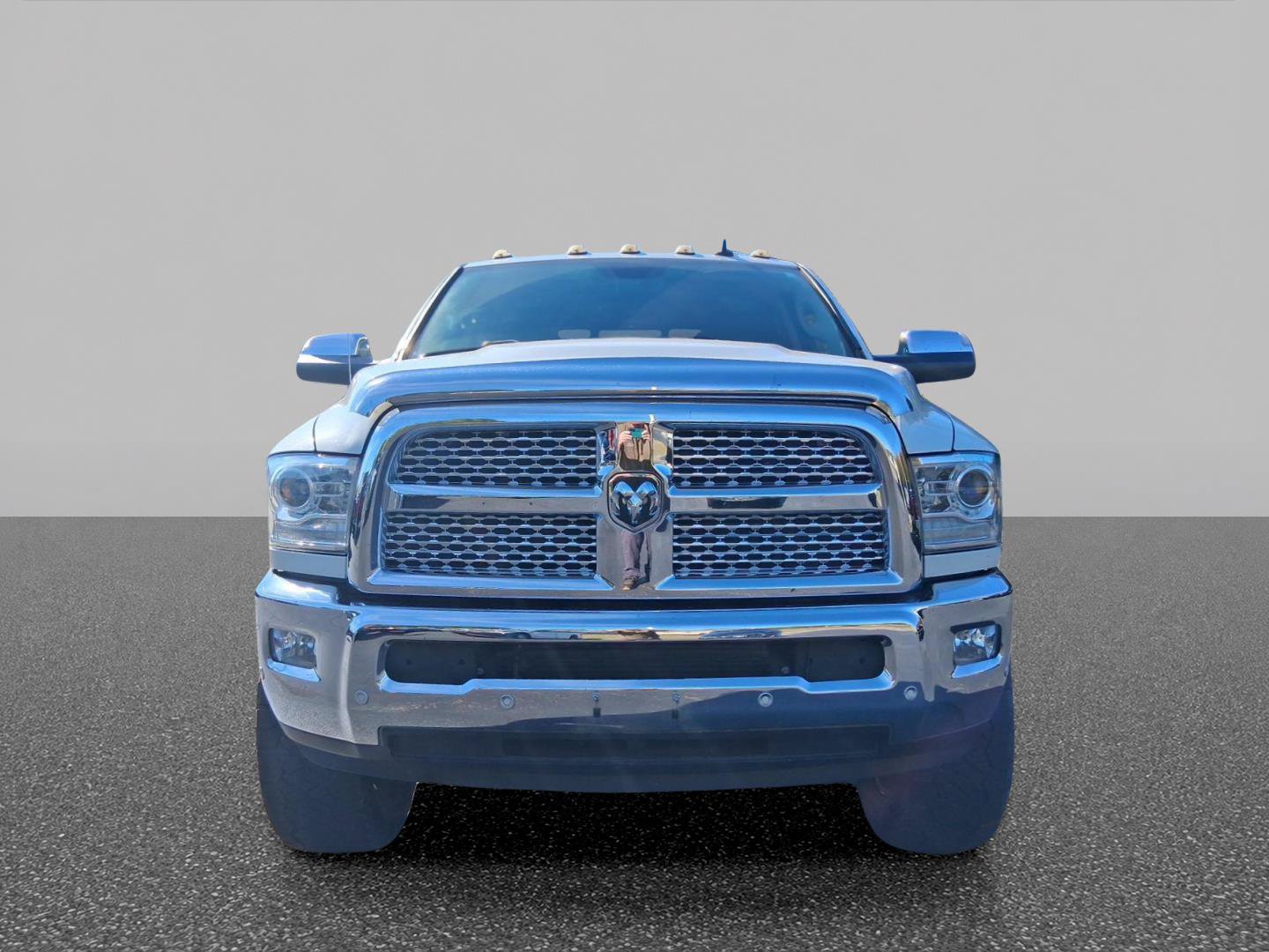 Used 2017 RAM 2500 Laramie AWD/4WD image 3