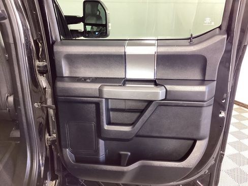 Used 2017 Ford F150 XLT w/ Equipment Group 302A Luxury AWD/4WD image 12