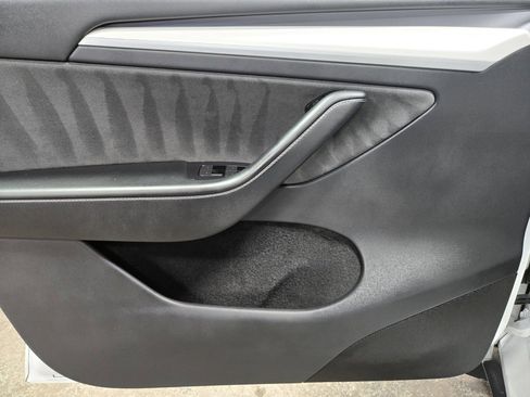 Used 2023 Tesla Model Y Long Range image 8