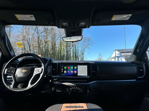 Used 2025 Chevrolet Silverado 2500 High Country w/ Technology Package AWD/4WD image 10