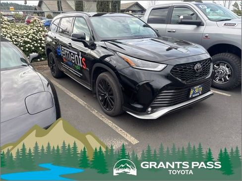 Certified 2024 Toyota Highlander XSE image 1