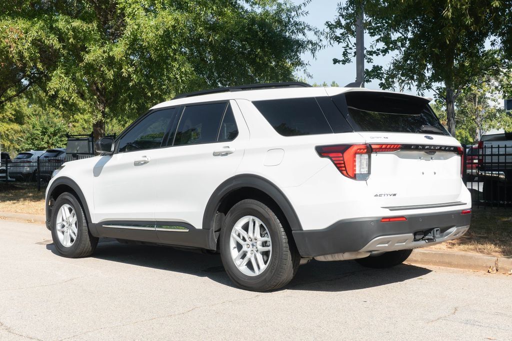 Used 2025 Ford Explorer Active w/ Active Comfort Package RWD image 15