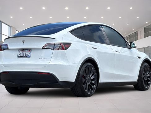 Used 2022 Tesla Model Y Performance AWD/4WD image 4