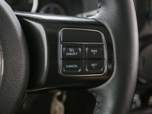 Used 2017 Jeep Wrangler Unlimited Sahara AWD/4WD image 32