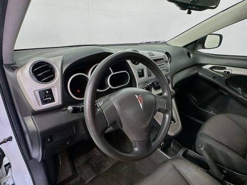 Used 2010 Pontiac Vibe w/ Preferred Package FWD image 9