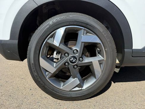 Used 2025 Hyundai Venue SEL FWD image 37