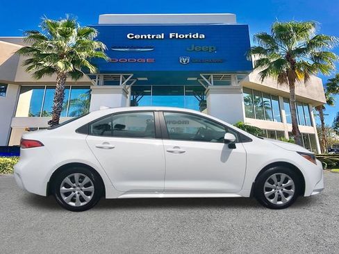 Used 2026 Toyota Corolla LE FWD image 4