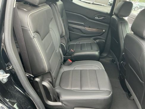 Used 2023 GMC Acadia Denali w/ Denali Technology Package image 16