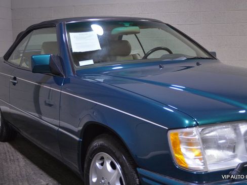 Used 1995 Mercedes-Benz E 320 Convertible image 9