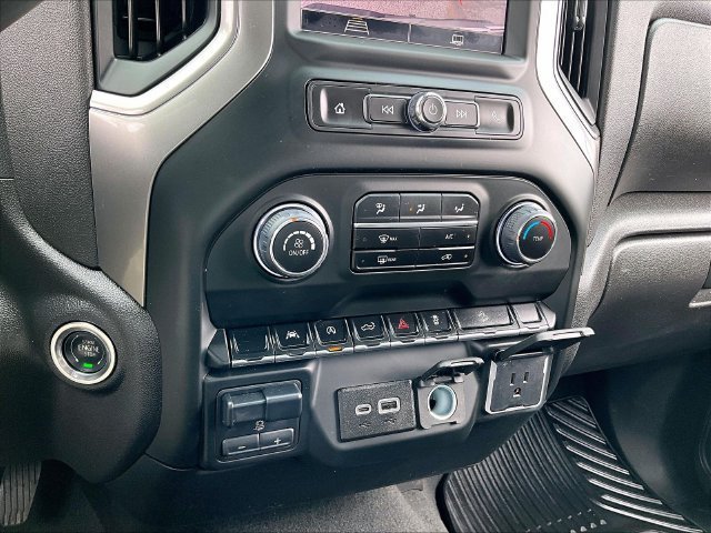 Used 2024 Chevrolet Silverado 1500 Custom Trail Boss w/ Dark Appearance Package AWD/4WD image 27