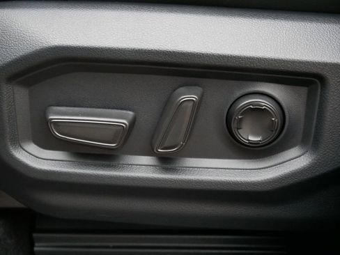 Used 2025 Toyota Sequoia Platinum image 15