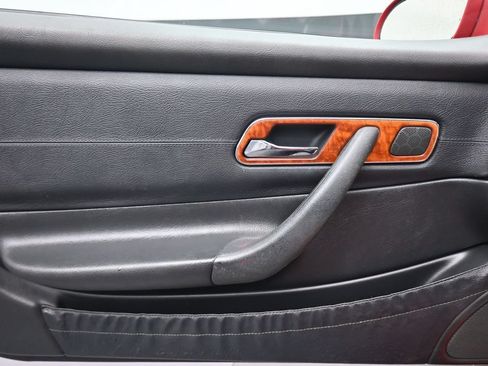 Used 2002 Mercedes-Benz SLK 320 image 10
