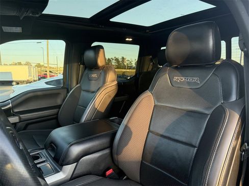 Certified 2019 Ford F150 Raptor w/ Equipment Group 802A Luxury image 11