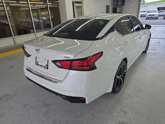Used 2023 Nissan Altima 2.5 SR w/ SR Premium Package FWD image 5