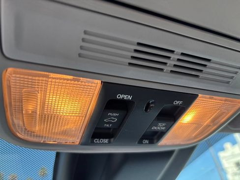 Used 2018 Honda Odyssey EX-L image 27
