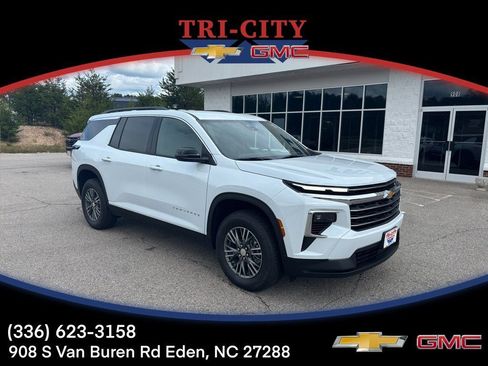 New 2026 Chevrolet Traverse LT image 1