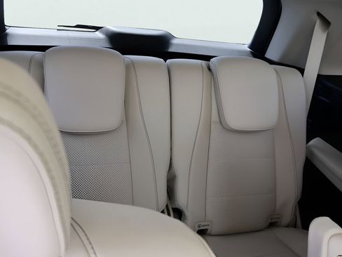 Used 2022 Mercedes-Benz GLS 450 4MATIC image 13