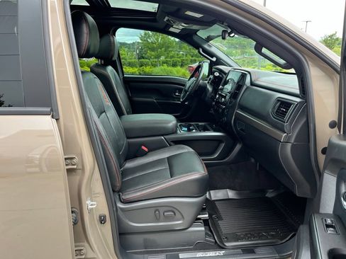 Used 2024 Nissan Titan PRO-4X w/ Pro-4x Convenience Package AWD/4WD image 29