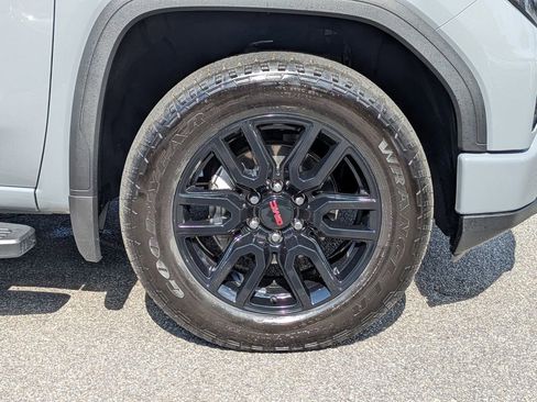 Used 2024 GMC Sierra 1500 Elevation w/ LPO, Elevation Black Package image 12