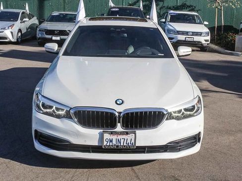 Used 2020 BMW 530i w/ Premium Package image 2