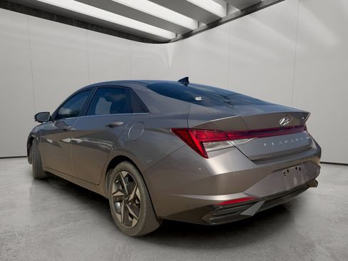 Used 2023 Hyundai Elantra Limited FWD image 3