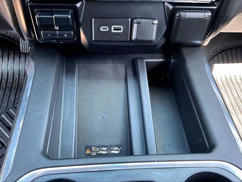 Used 2020 GMC Sierra 1500 AT4 w/ AT4 Premium Package AWD/4WD image 26