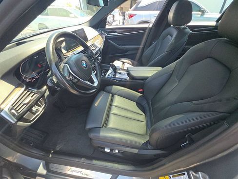 Used 2020 BMW 530e w/ Premium Package RWD image 5