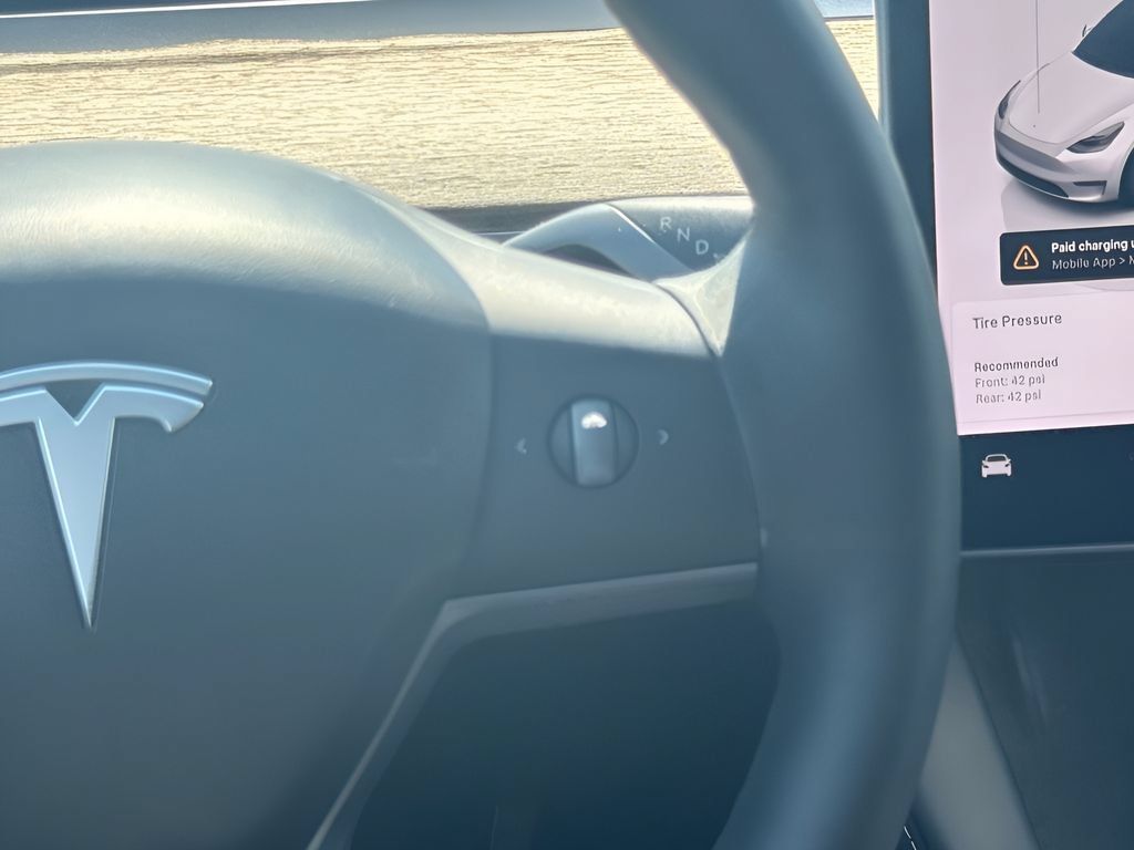 Used 2022 Tesla Model Y Long Range AWD/4WD image 16