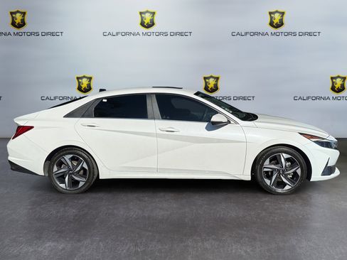 Used 2022 Hyundai Elantra SEL w/ Convenience + Premium Package image 6