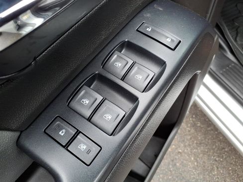 Used 2019 Chevrolet Silverado 1500 W/T AWD/4WD image 17