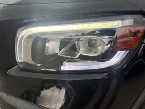 Used 2021 Mercedes-Benz GLB 35 AMG 4MATIC image 28