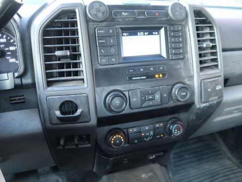 Used 2021 Ford F250 XL w/ Power Equipment Group RWD image 11