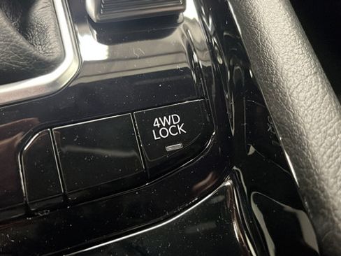 New 2026 Jeep Compass Limited w/ Sun, Sound & Navigation Group AWD/4WD image 24