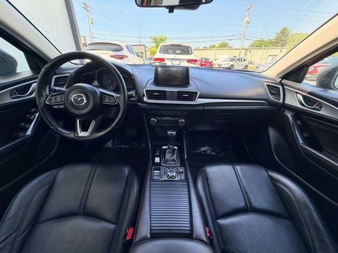 Used 2018 MAZDA MAZDA3 Touring FWD image 18